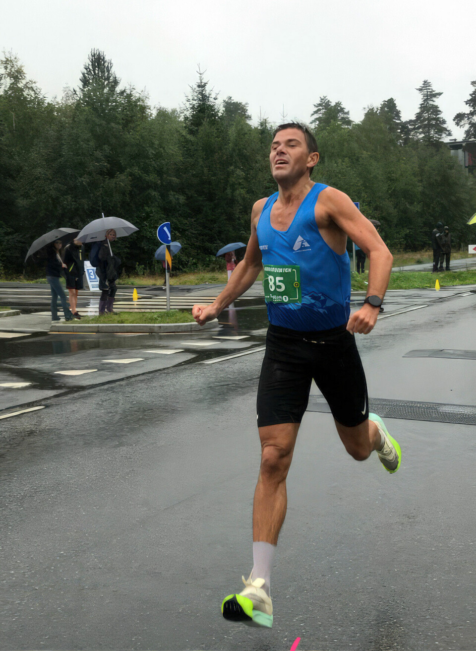 Robert Hisdal satte sin tredje norske rekord i helgen ny-rekord-igjen-2.jpg