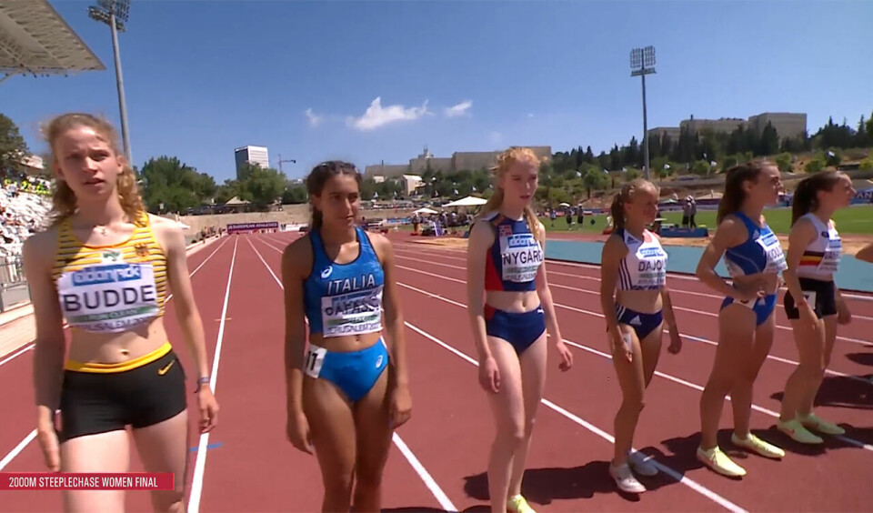 Taktisk godt løp og 5. plass til Andrea Nygård Vie på 2000 m hinder i U18-EM 2000mhinder-kivnner-start.jpg