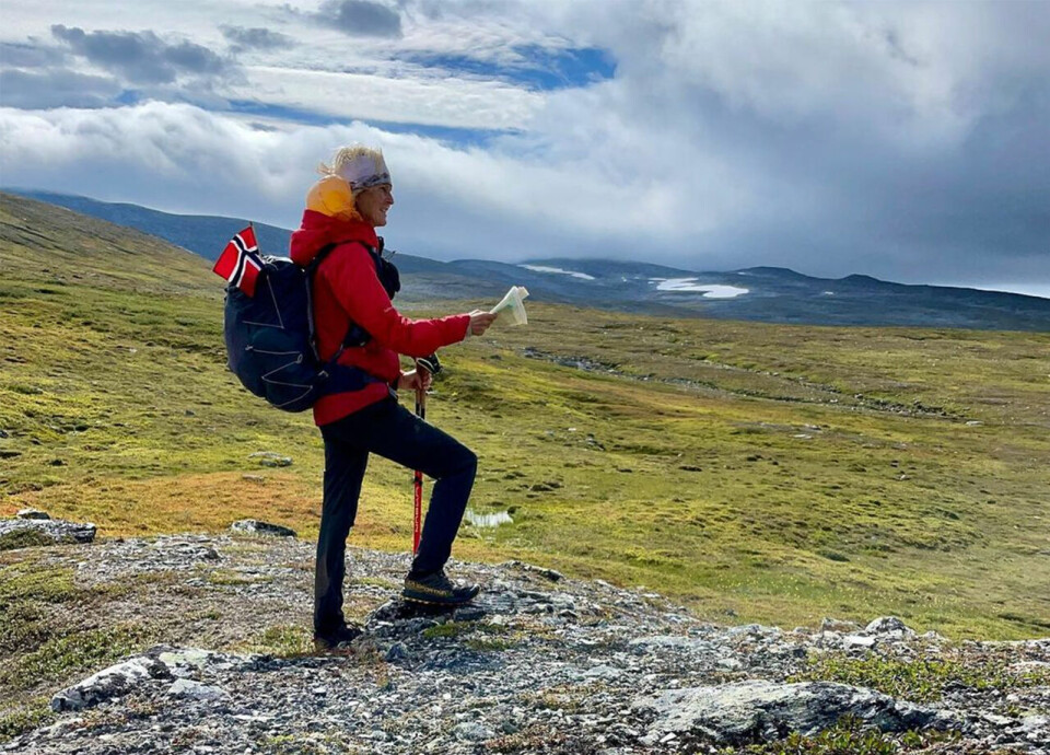 Mona Kjeldsberg nærmer seg 2000 km i Norge på langs Dag-44-Harvassdalen-Ranserslottet-i-Borgefjell-21 km.jpg