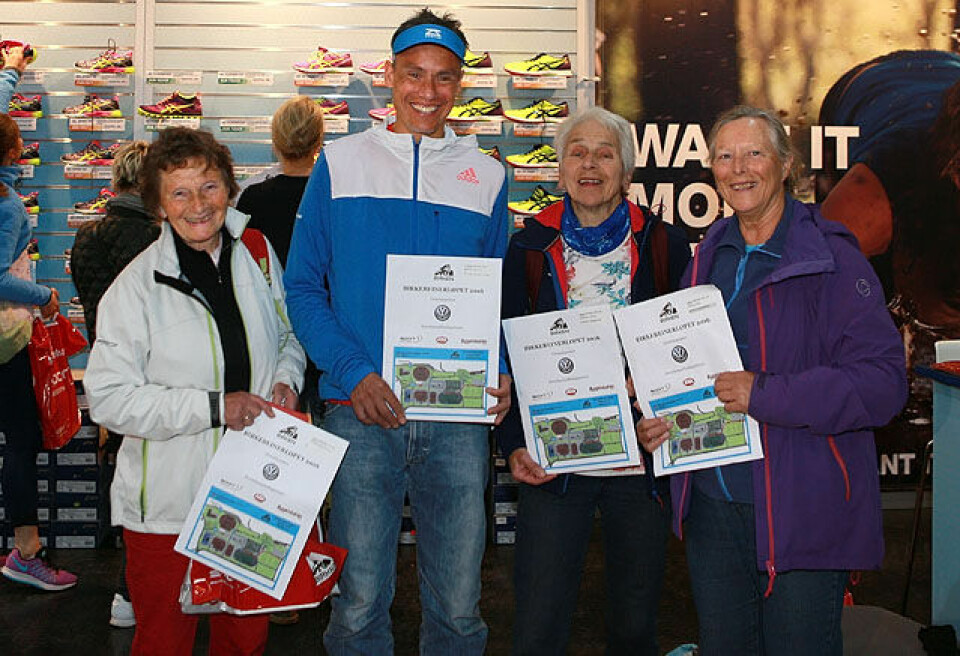 Veteraner: Fire med lang fartstid i Birkebeinerløpet og med noen år på baken. Signy Henden Rustlie (78), Kondispresident Tim Bennett (51), Lukris Lillemor Grønntun (79) og Oline Yksnøy (73) er alle klar for Birkebeinerløpet. Totalt har de 54 starter bak seg i Løpet. Veteraner: Fire med lang fartstid i Birkebeinerløpet og med noen år på baken. Signy Henden Rustlie (78), Kondispresident Tim Bennett (51), Lukris Lillemor Grønntun (79) og Oline Yksnøy (73) er alle klar for Birkebeinerløpet. Totalt har de 54 starter bak seg i Løpet.
