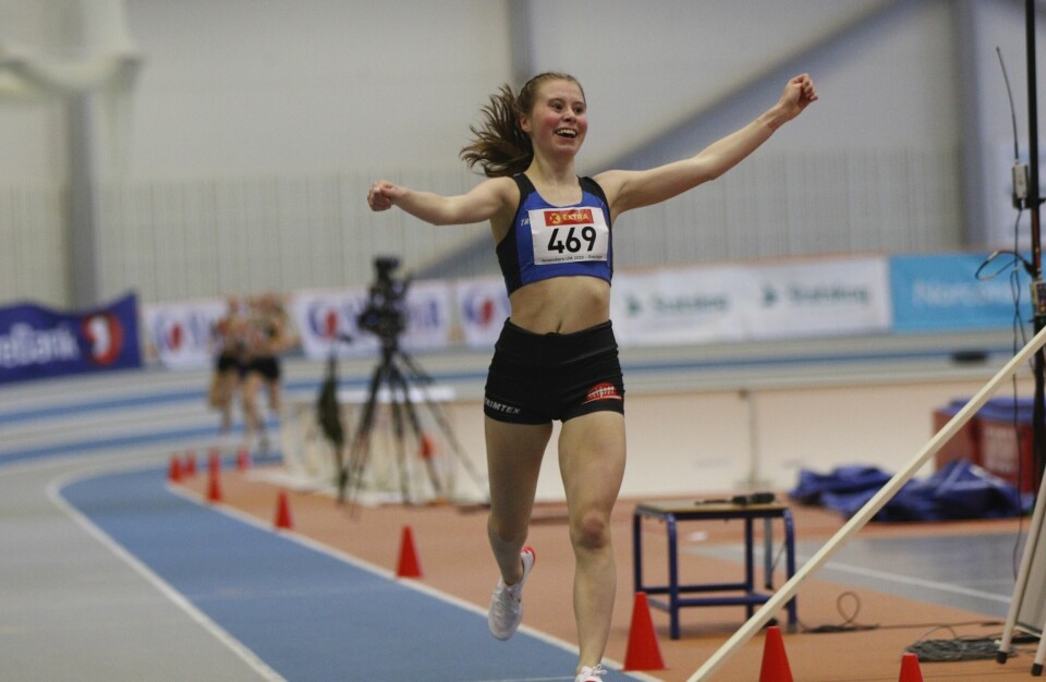 Nytt gull til Malin Søtorp Solberg, en av 10 vinnere på UM 800 meter innendørs dordi_forset.JPG
