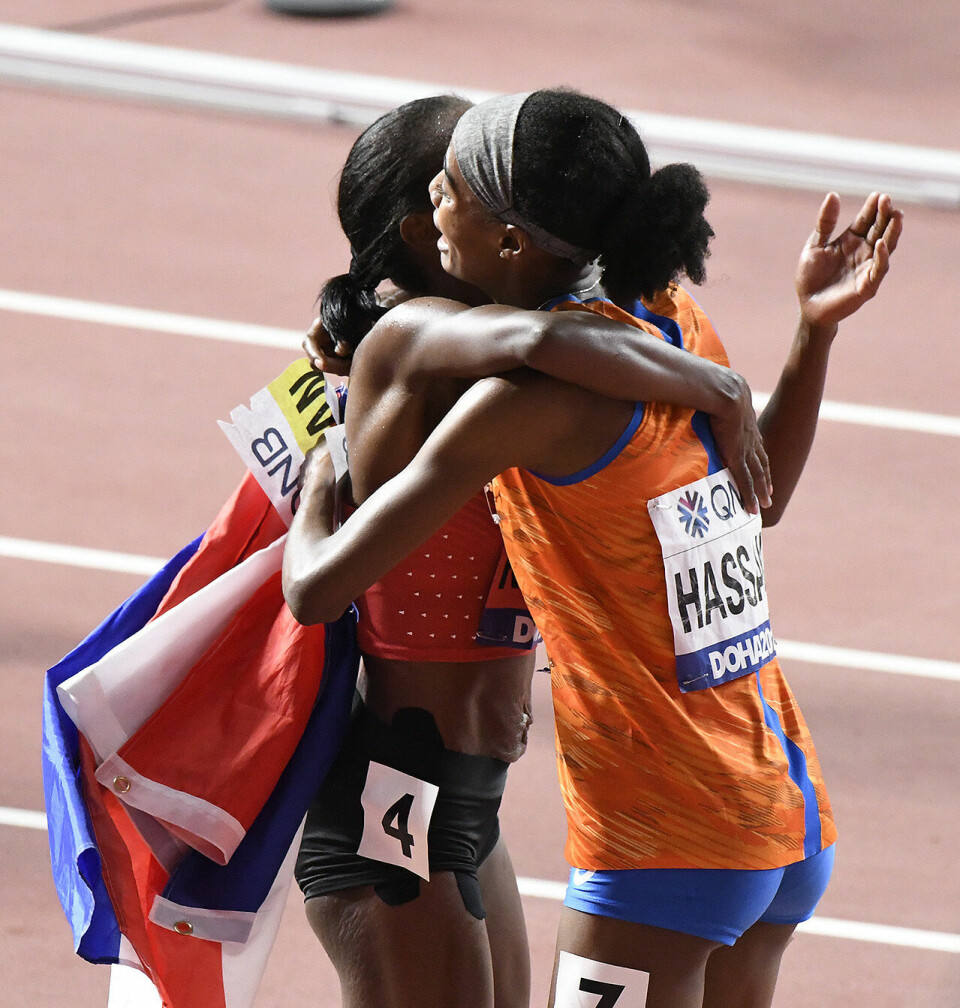 Jakob Ingebrigtsen knuste verdenseliten og satte Europa-rekord på 5000 m 1500-hassan-kipyegon-klem_50D1112.jpg