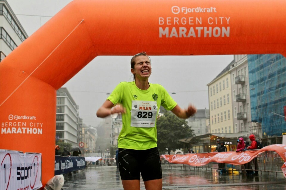 718 løp Bergen City Milen i regnvær og vind - gode tider av triatletene Rikke Bersaas Thorsheim.jpg