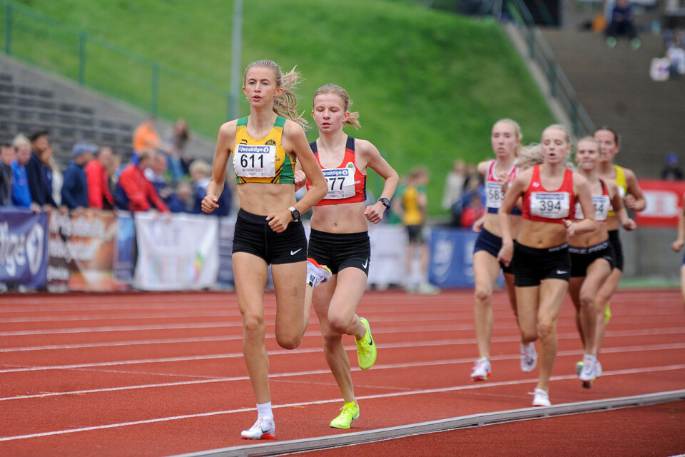 Astrid Cecilie Berntsen med en klar seier på 800 i J-16 i UM _DSC2000.jpg