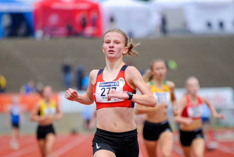 Astrid Cecilie Berntsen med en klar seier på 800 i J-16 i UM _DSC2028.jpg