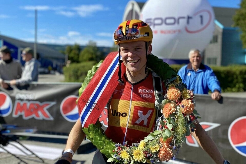 Ådne Holter etter å ha sikret seg sin andre strake seier på ny løyperekord i den 84 km lange traséen fra Rena til Lillehammer. (Foto fra Birkens facebookside) Ådne Holter etter å ha sikret seg sin andre strake seier på ny løyperekord i den 84 km lange traséen fra Rena til Lillehammer. (Foto fraBirkens facebookside)