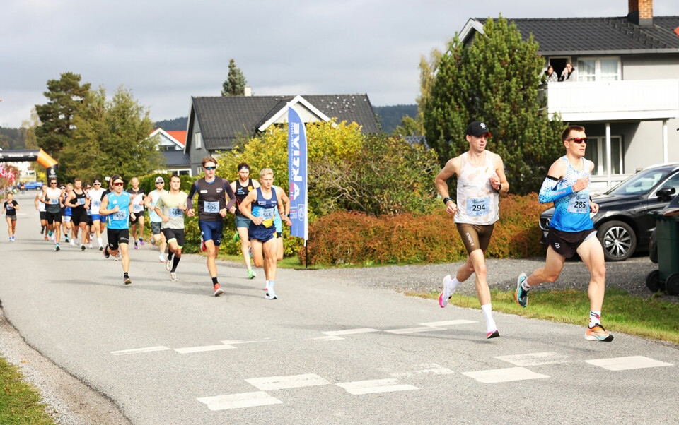 Sondre Nordstad Moen og Ida Bergsløkken vant 10 kilometeren i Rekordløpet Startfeltet-i-Rekordlopet-i-Spikkestad-2021-KD-95010-Foto_Marianne_Roehme.jpg
