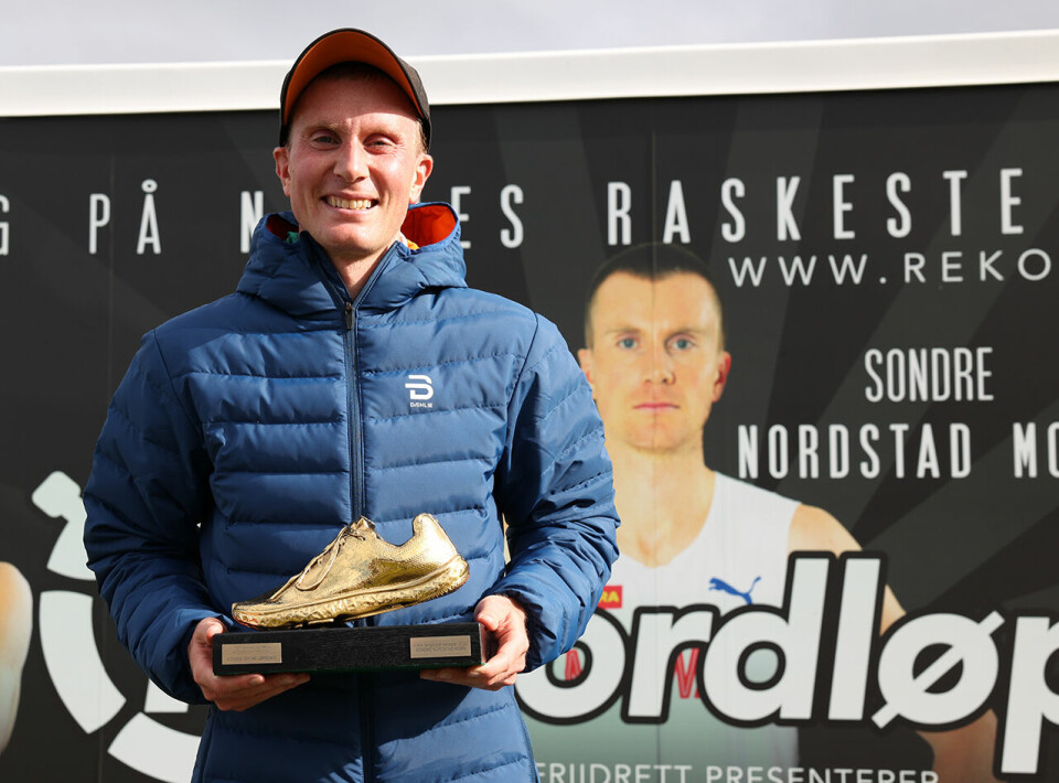 Sondre Nordstad Moen og Ida Bergsløkken vant 10 kilometeren i Rekordløpet Sondre-Nordstad-Moen-mottok-Kondis-sin-Gullsko-som-beste-langdistanseoper-i-2020-under-Rekordlopet-i-Spikkestad-2021-KD-95020-Foto_Marianne_Roehme.jpg