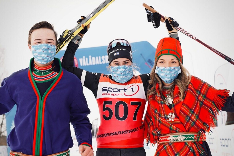 Ebba Andersson etter å ha avgjort stakeduellen med Emilie Fleten i Vålådalen lørdag. (Foto fra Visma Ski Classics facebookside) Ebba Andersson etter å ha avgjort stakeduellen med Emilie Fleten i Vålådalen lørdag. (Foto fra Visma Ski Classics facebookside)