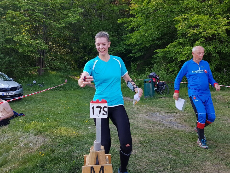 Vinner av D 4,5 km, Nikoline Ekeberg Schjerve-Norconsult, mot mål. (Foto: Stein Arne Negård) Vinner av D 4,5 km, Nikoline Ekeberg Schjerve-Norconsult, mot mål. (Foto: Stein Arne Negård)