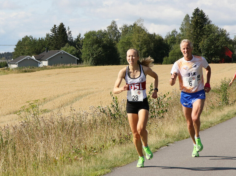 Anders Gløersen viste god 10 km-form da han vant Perseløpet på Eidsvoll Anne-Murvold-og-Svein-Egil-Linnerud.jpg