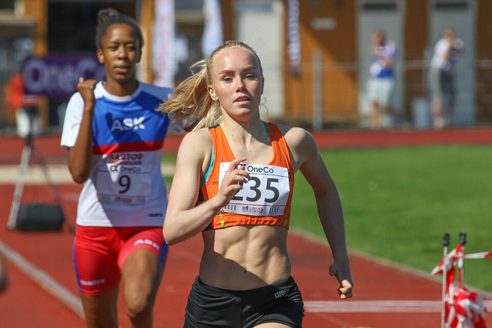Pernille Karlsen Antonsen tok seieren på 800 meter foran Sara Busic 3J6A9009.jpg