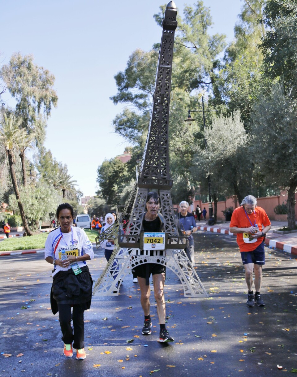 Sterkt løp av Vera Nystad i Marrakech Marathon Eifeltårnet_i Marrakesh_halvmaraton.JPG