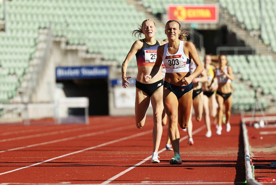 Tobias Grønstad og Julia Nielsen vant 800 m på Boysen Memorial 800-kvinner-HeatA-maalgang_8U3A2802.jpg