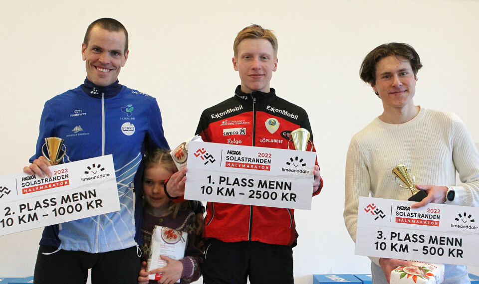 Erik Tangen Gundersen satte løyperekord på 10 km i Solastranden Halvmaraton 10km_premiepall_menn_A20G3535.jpg