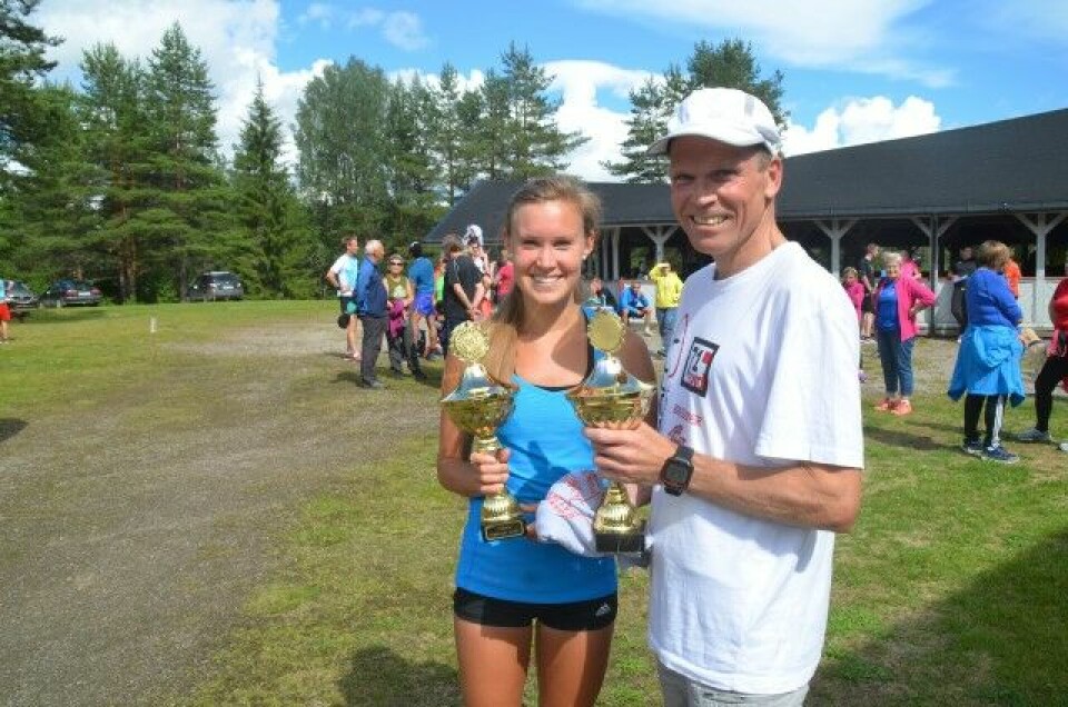 VINNERNE: Geir Strandbakke og Monika Kørra ble vinnere av 11 km i det 34. Risberget rundt. (Foto: Erik Øsmundset) VINNERNE: Geir Strandbakke og Monika Kørra ble vinnere av 11 km i det 34. Risberget rundt. (Foto: Erik Øsmundset)