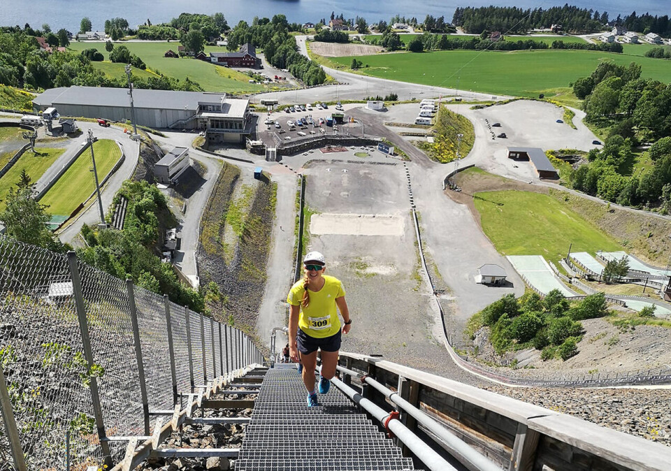 Tina Paasche på vei opp de 1078 trappetrinnene på en av rundene. (Foto: Arrangøren) Tina Paasche på vei opp de 1078 trappetrinnene på en av rundene. (Foto: Arrangøren)