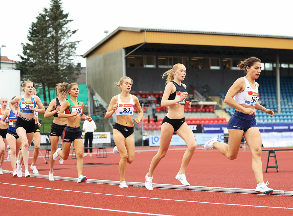 Alle favorittene videre fra forsøket på 1500 m for kvinner i NM 1500mk-Heat2.jpg
