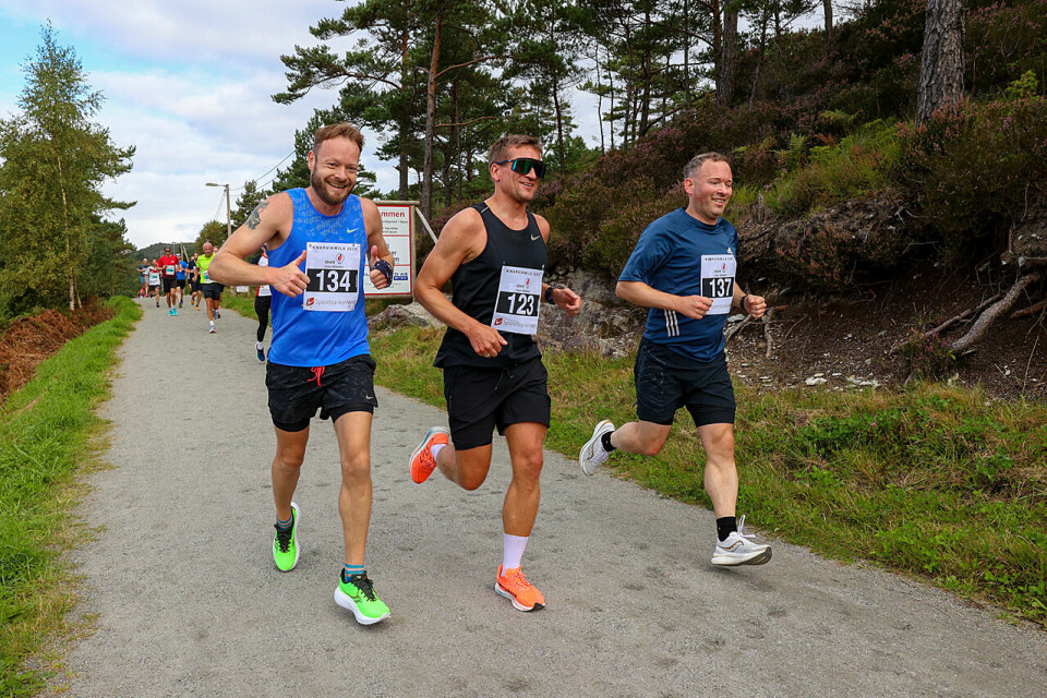 Ein del av løypa i Knarvikmila går gjennom Brekkeløypa, ein vakker grusveg gjennom terrenget. (Foto: Arne Dag Myking) Knarvikmila - i Brekkeløypa
