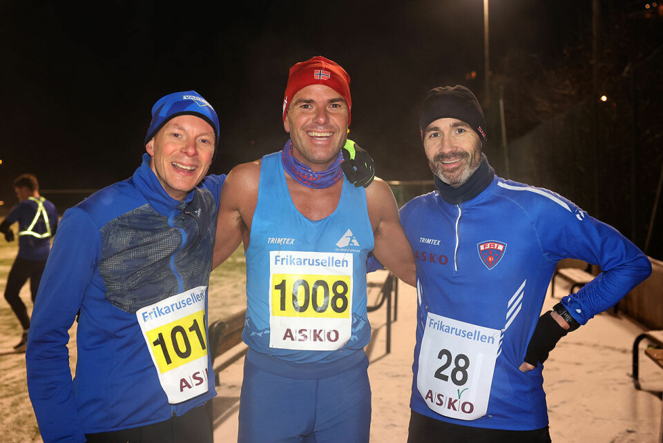 De tre beste menn løp inn til tider på 17-tallet på det litt glatte føret: Lars-Erik Notevarp Bjørge, Robert Hisdal og Thomas Skjæveland. (Alle foto: Arne Dag Myking) De tre beste menn løp inn til tider på 17-tallet på det litt glatte føret: Lars-Erik Notevarp Bjørge, Robert Hisdal og Thomas Skjæveland. (Alle foto: Arne Dag Myking)
