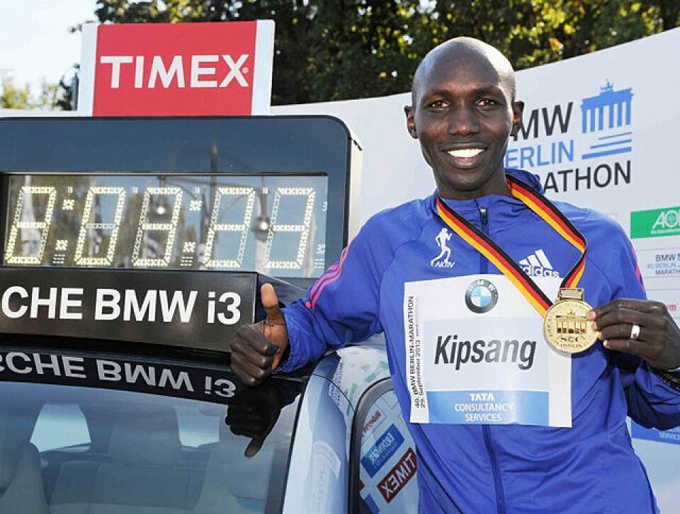 2.03.23 - verdensrekord i Berlin Wilson_Kipsang_tid_paa_bil640.jpg