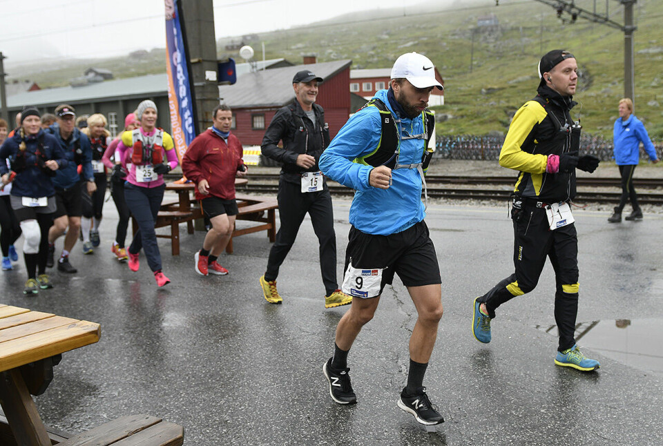 Håkon Urdal og Audhild Hestad vant kortløypa i Rallarvegsløpet 50D9084-tidlig-start.jpg