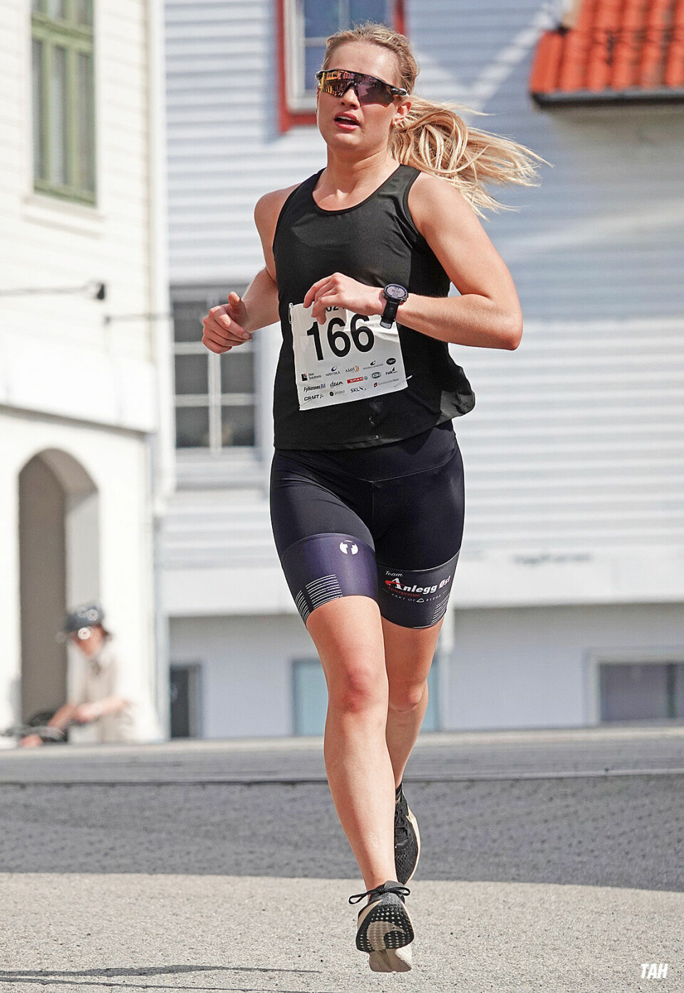 Lørdag ble det arrangert stor løpsfest på Stord 10km-kvinner-vinner.jpg