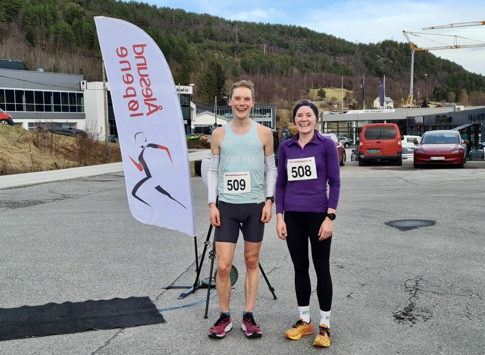 De to fornøyde vinnerne på 10 km i dagens løp, Bjørn Sether Wastvedt og Janne Elin Vatnaland. Foto: Sigbjørn Lerstad De to fornøyde vinnerne på 10 km i dagens løp, Bjørn Sether Wastvedt og Janne Elin Vatnaland. Foto: Sigbjørn Lerstad