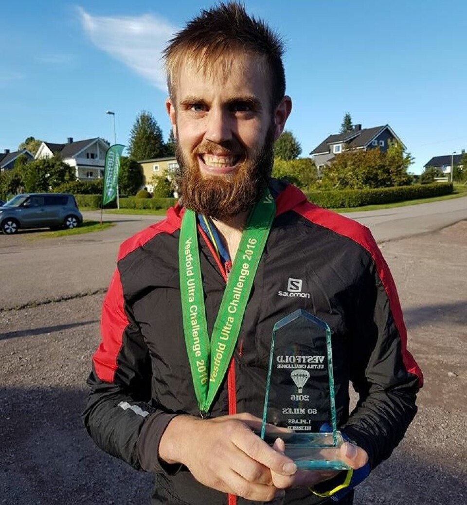 Sindre Tjuvstu Engen og Jeanette Vika vant VUC 50 miles 50miles_Sindre_Tjuvstu_Engen_vinnerpremie (720x777).jpg