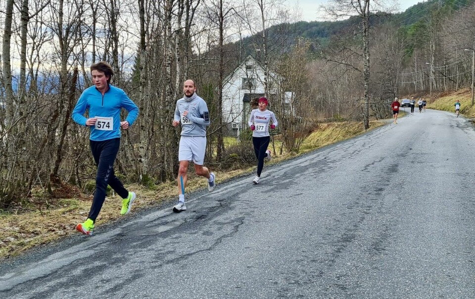 Janne Elin Vatnaland og Bjørn Sether Wastvedt vant 10 km i Ålesund Vending_nestbeste_5km_loepere