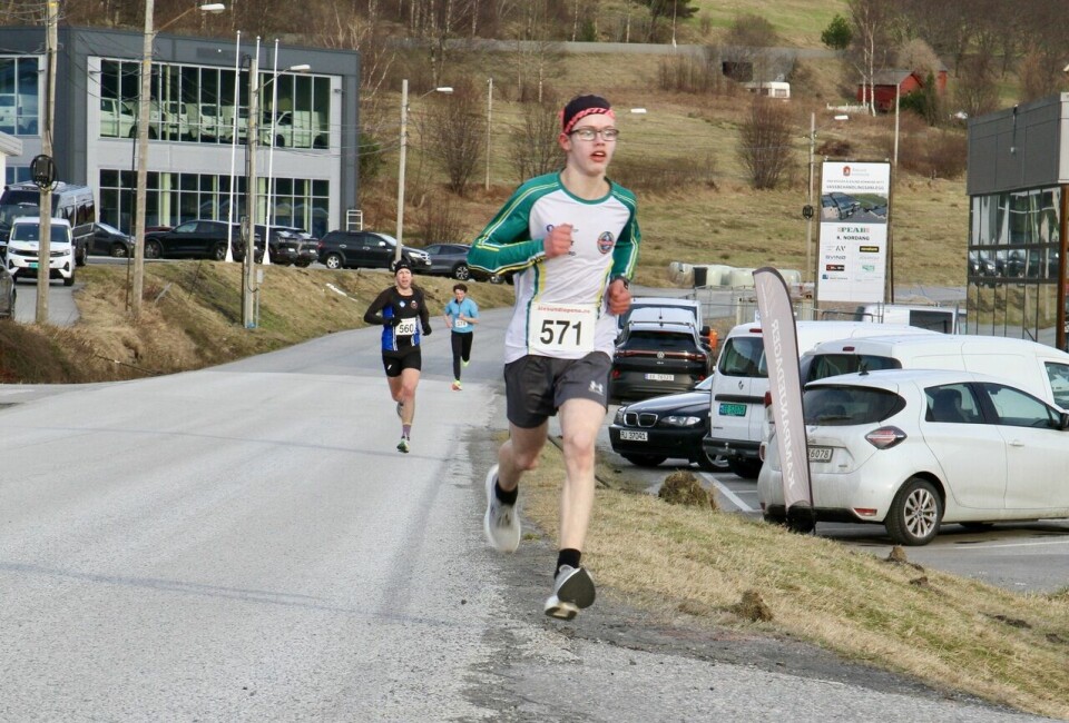 Janne Elin Vatnaland og Bjørn Sether Wastvedt vant 10 km i Ålesund 5km_Jone_Breivik_maal