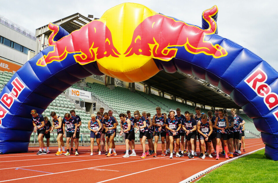 Sjøl om løperne fordelte seg på sju heat, var det kamp om posisjonene under Moseby Invitational på Bislett. (Foto: Runar Moseby) Sjøl om løperne fordelte seg på sju heat, var det kamp om posisjonene under Moseby Invitational på Bislett. (Foto: Runar Moseby)