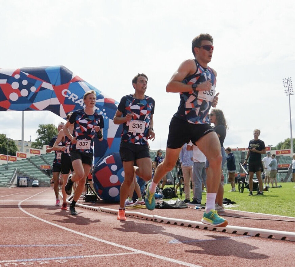 16 kvinner under 11 og 26 mann under 9 min på 3000 m i Moseby Invitational Harald-Oestberg-Amundsen-Ulrik-Astrup-Arnesen-og-Elias-Jonsson.jpg