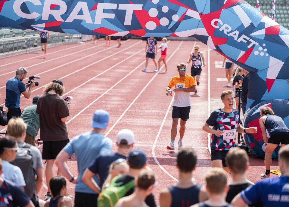 16 kvinner under 11 og 26 mann under 9 min på 3000 m i Moseby Invitational Petter-Northug.jpg