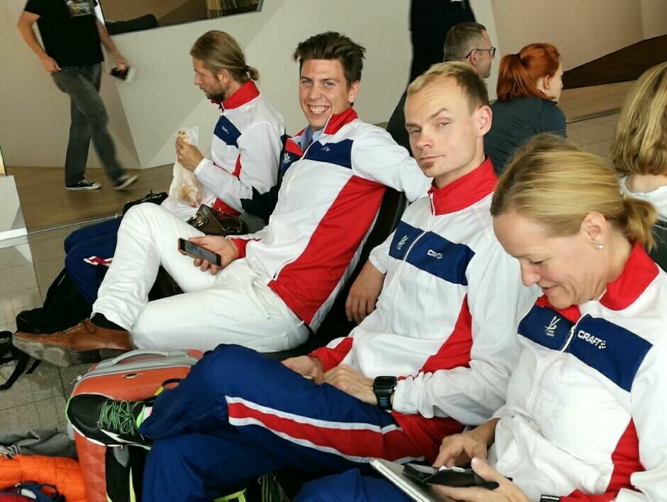 Therese Falk med norsk rekord og 4. plass i EM 24-timers Bjørn_Tore_venter_på_fly.jpg