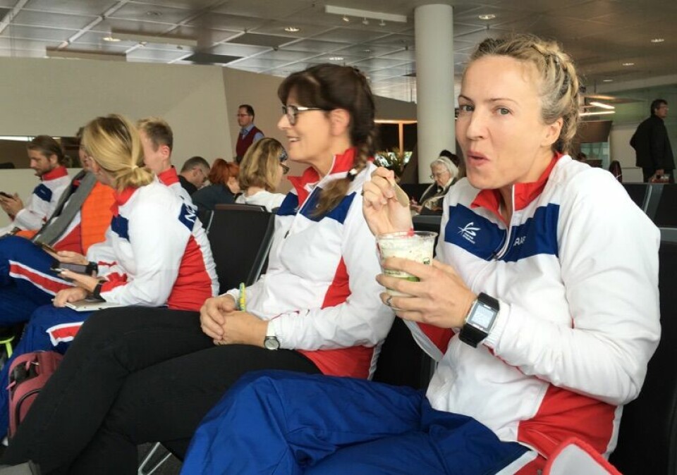 Therese Falk med norsk rekord og 4. plass i EM 24-timers Therese_venter_på_fly.jpg