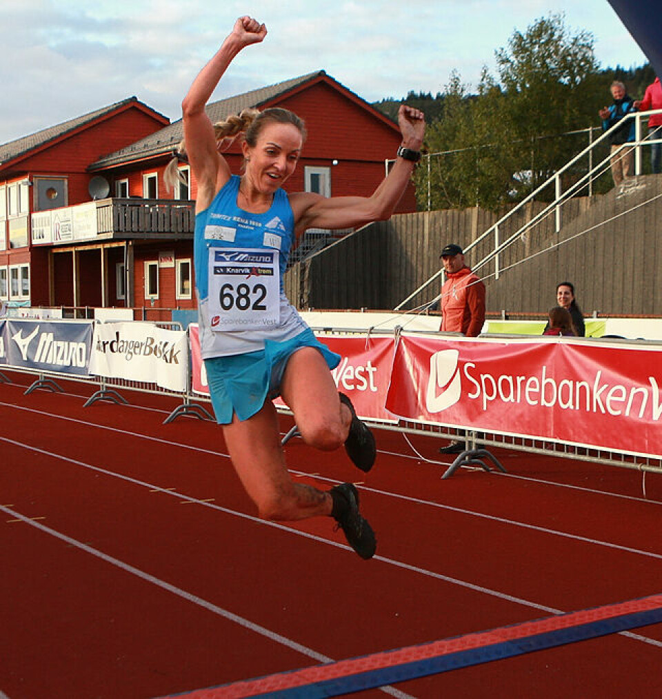 Stian Angermund-Vik suveren i ekstremt Xtrem-løp i Knarvikmila Anita_Iversen_Lilleskare_maalhopp_AZ3T7851.jpg