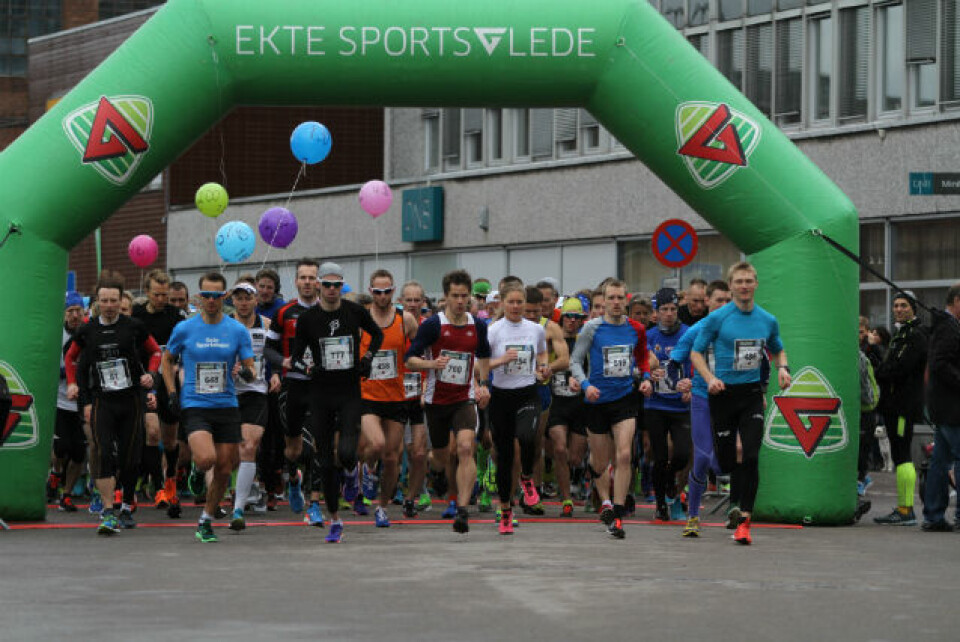 Alt sitter i hodet, sier Tomas Pinås som skal løpe Ecotrail 80 km Start_halv_hel.jpg