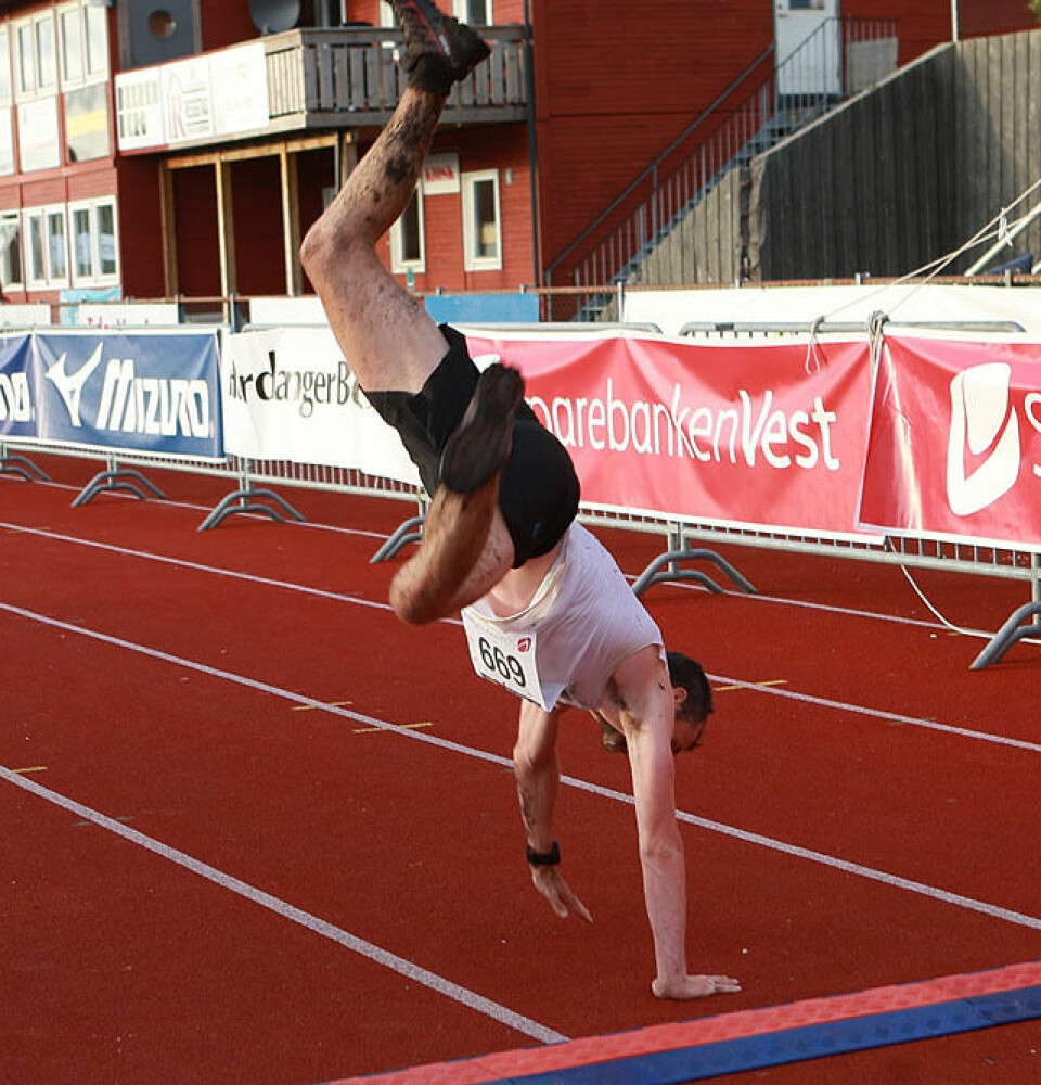 Stian Angermund-Vik suveren i ekstremt Xtrem-løp i Knarvikmila Stian_Angermund-Vik_stiften_over_maal_AZ3T7787.jpg