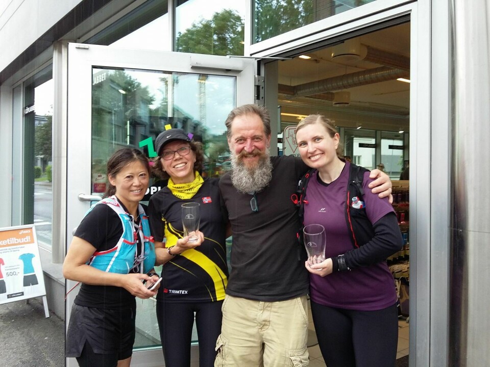 48 løpere fullførte NestenMidtsommerMaraton Isabel_Marianne_Geir_Marianne.jpg