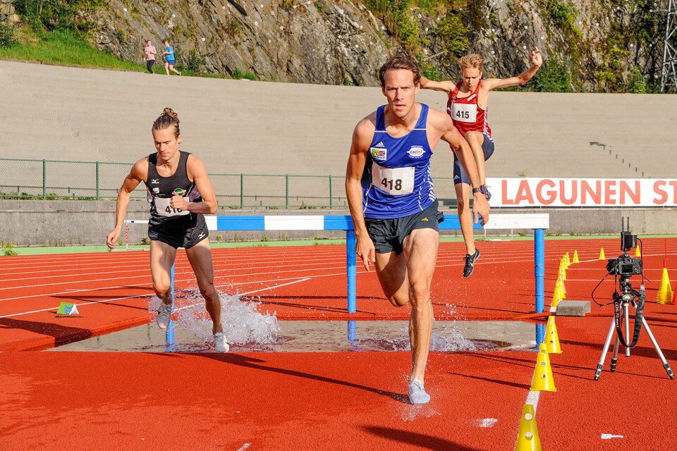 Slo et slag for hinderløp på Fana stadion _DSC1619.jpg