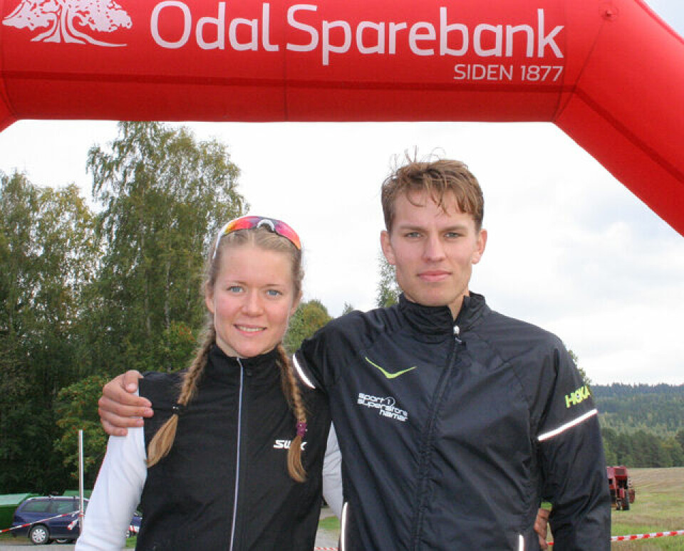 Årets løpsvinnere i Dølisjøen rundt: Marie Renee Gangsø og Ola Erling Korbøl. (Foto: Aashild V Solberg, Slåstad IL) Årets løpsvinnere i Dølisjøen rundt: Marie Renee Gangsø og Ola Erling Korbøl. (Foto: Aashild V Solberg, Slåstad IL)