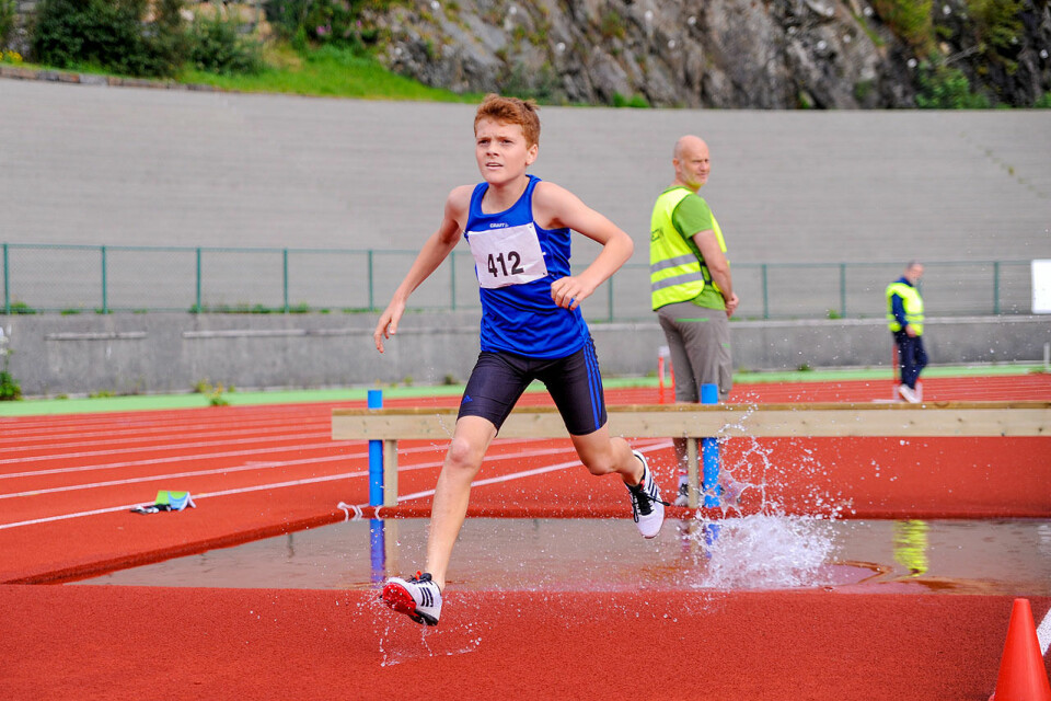 Slo et slag for hinderløp på Fana stadion _DSC1286.jpg