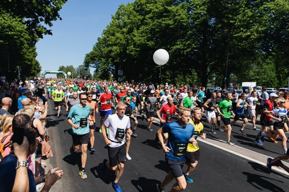 Starten på 10 km. (Arrangørfoto) Starten på 10 km. (Arrangørfoto)