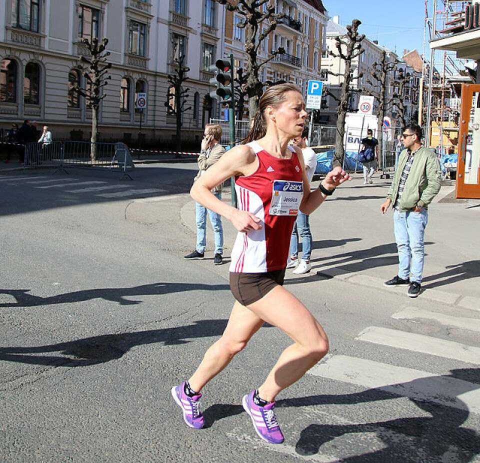 Sentrumsløpet 2018: Familien Haugens store dag 6km_passering_Jessica_Gunnarsson_vinner_4044_IMG_3788.jpg