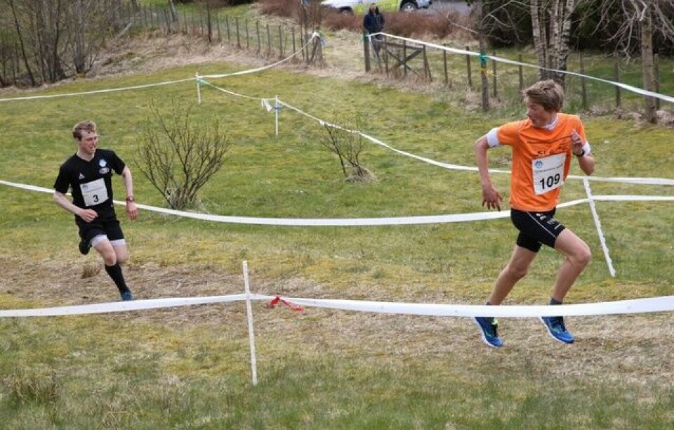 Uhre Hammersvik og Smenes vant 1.mai løpet på Åheim 03_duell.jpg