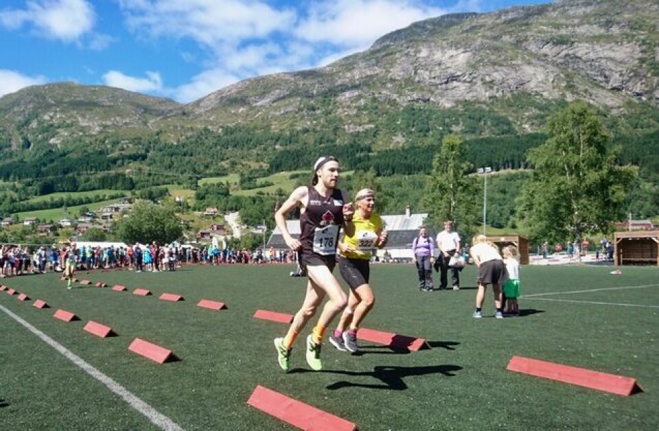 368 løpere i konkurranseklassene i Jølster Maraton Vinner_halv_Philippe_Brochu