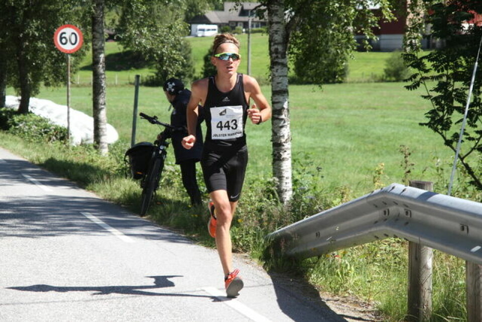 368 løpere i konkurranseklassene i Jølster Maraton 10km_tredjebeste_Oliver_Bosdal_Thorsen