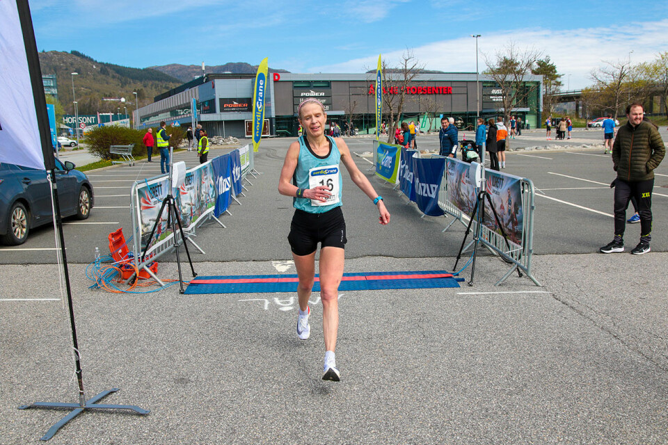 Adele Henriksen satte U20-rekord i Åsane Halvmaraton 3J6A2467.jpg