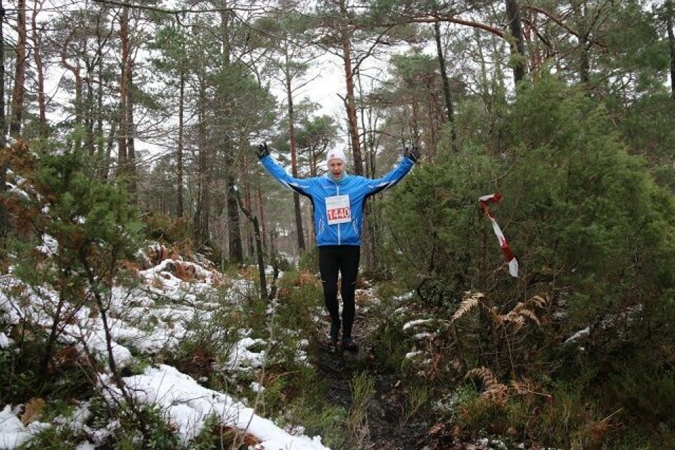 Lars Helge Fossdal fra Søgne viser hva Søgne Morothon handler om underveis på sine 21 tøffe km. (Arrangørfoto) Lars Helge Fossdal fra Søgne viser hva Søgne Morothon handler om underveis på sine 21 tøffe km. (Arrangørfoto)